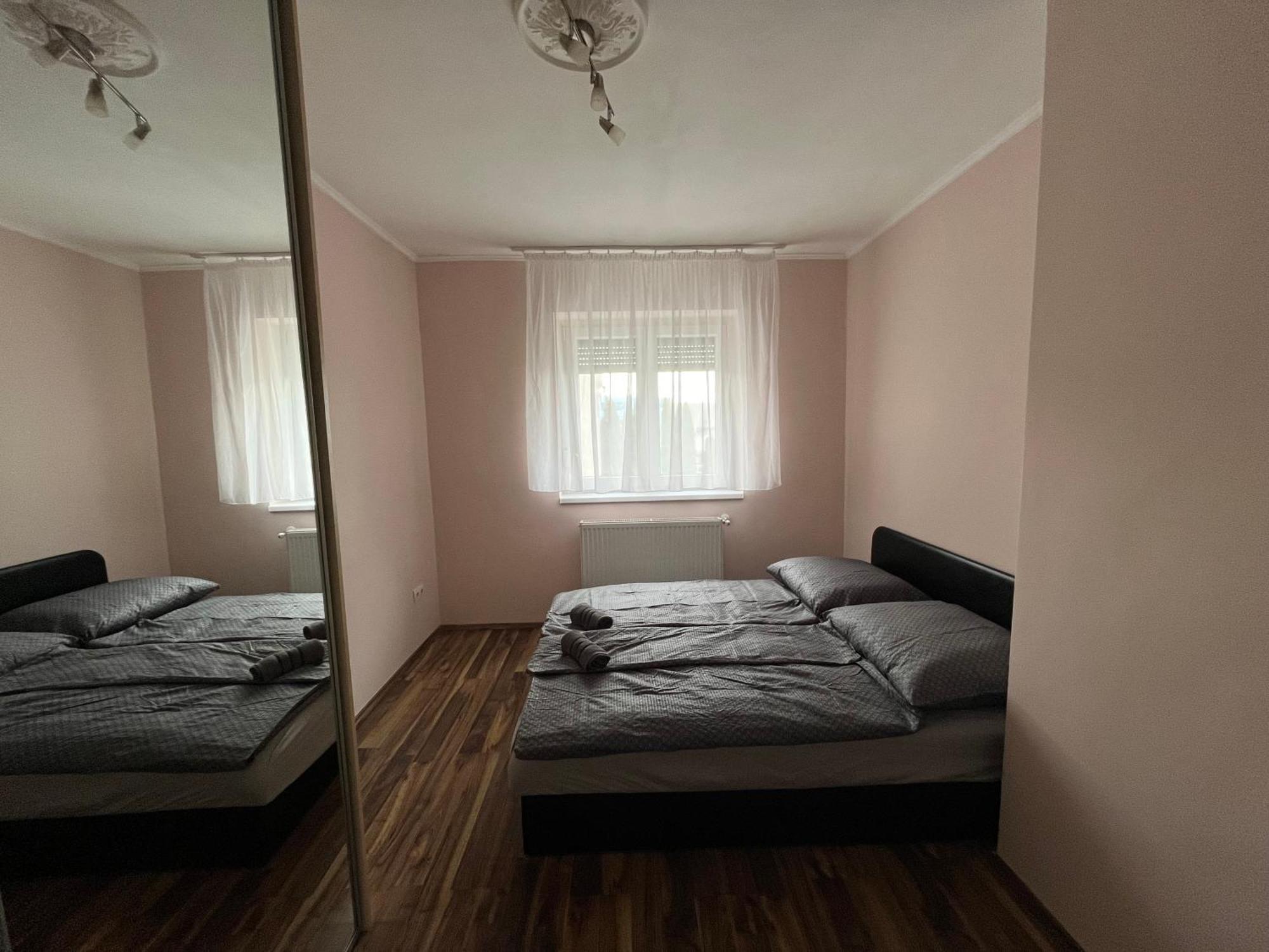 Moonlight Apartment Дьор Екстериор снимка
