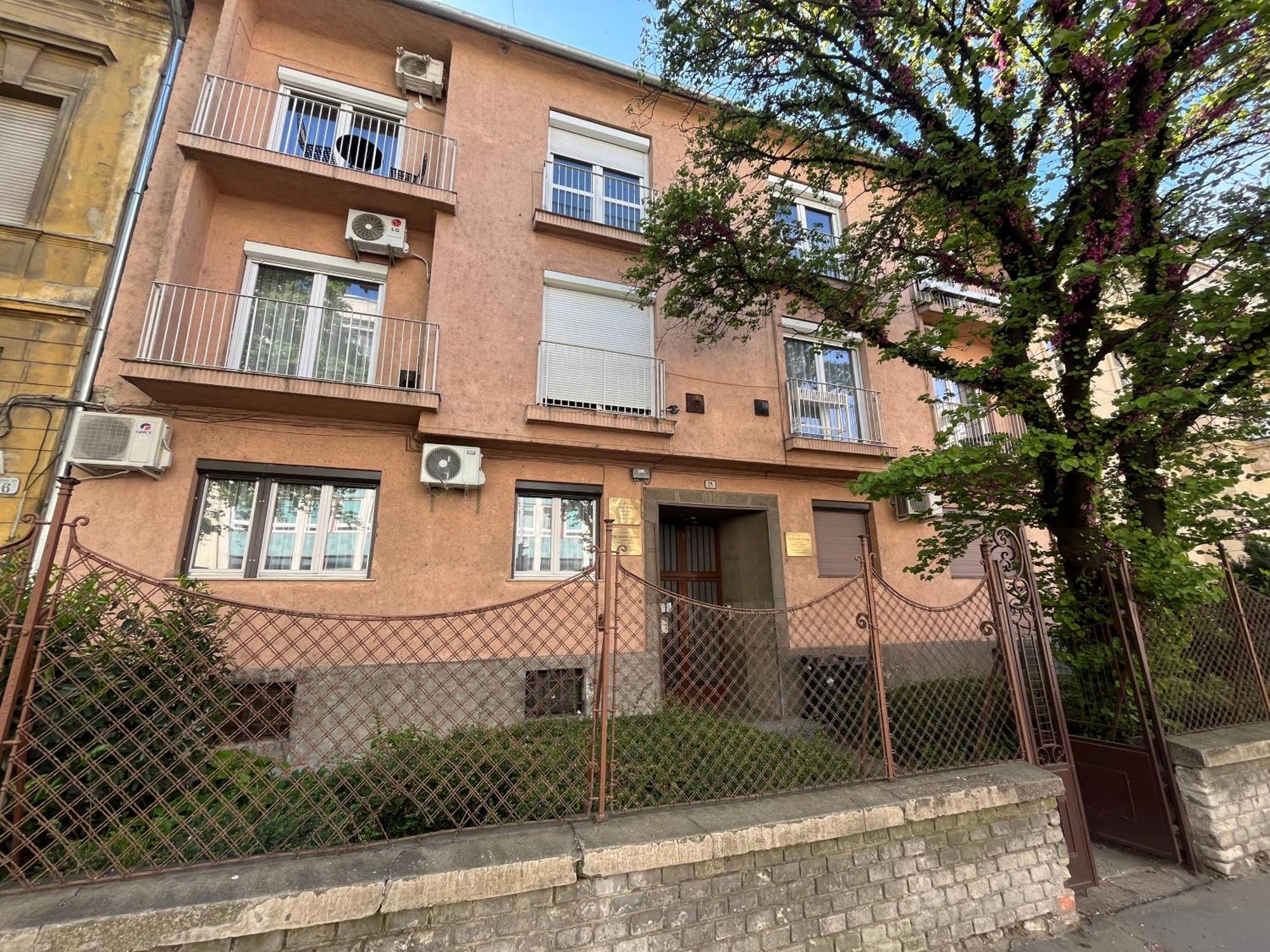 Moonlight Apartment Дьор Екстериор снимка